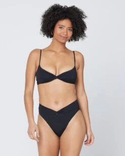 Ringo Bikini Top 22 Ringo Bikini Top -Tial Muse Shop 5900254 LSRIT21 BLK LSNLB21 BLK FRONT