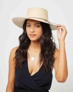 Wayne Hat -Tial Muse Shop 6349969 LSWAY20 1 1 c48645ce cfd2 47ad af71 c2d2908007f2